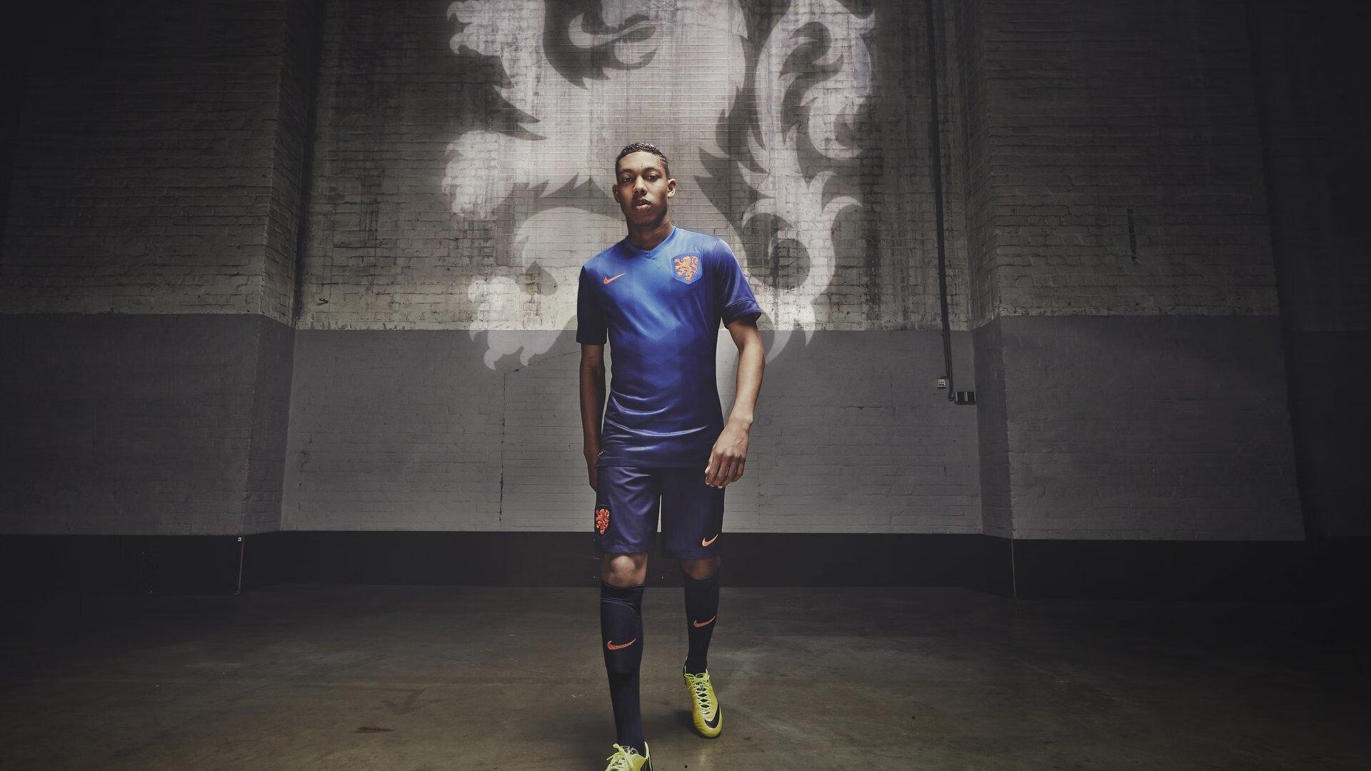 主场两球落败，晋级前景蒙上阴影