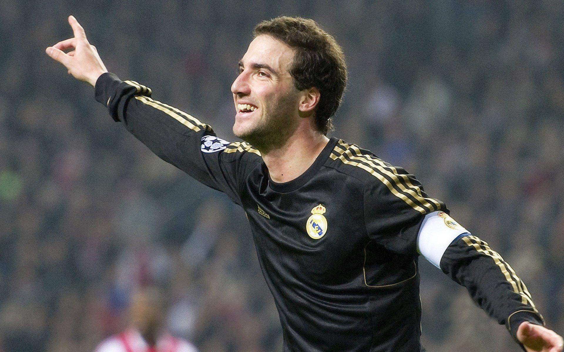 18球25助！巴萨官方社媒晒亚马尔背影照引热议，天才少年下赛季将迎18岁蜕变